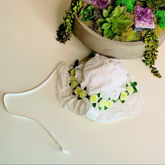Infant girls little white flower bonnet hat 9-12 m - Picture 1 of 9